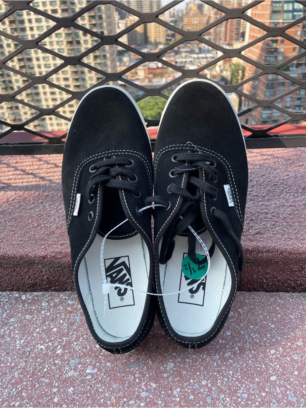 Vans Black Low-Top Canvas Sneakers US men’s 6/ women’s 7.5